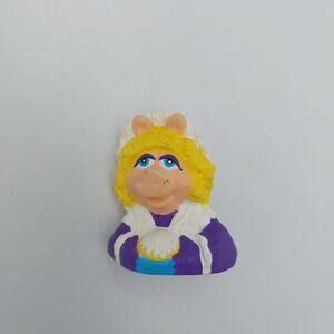 Hardees 1993 Muppet Christmas Carol Miss‎ Piggy Finger Puppet Vintage